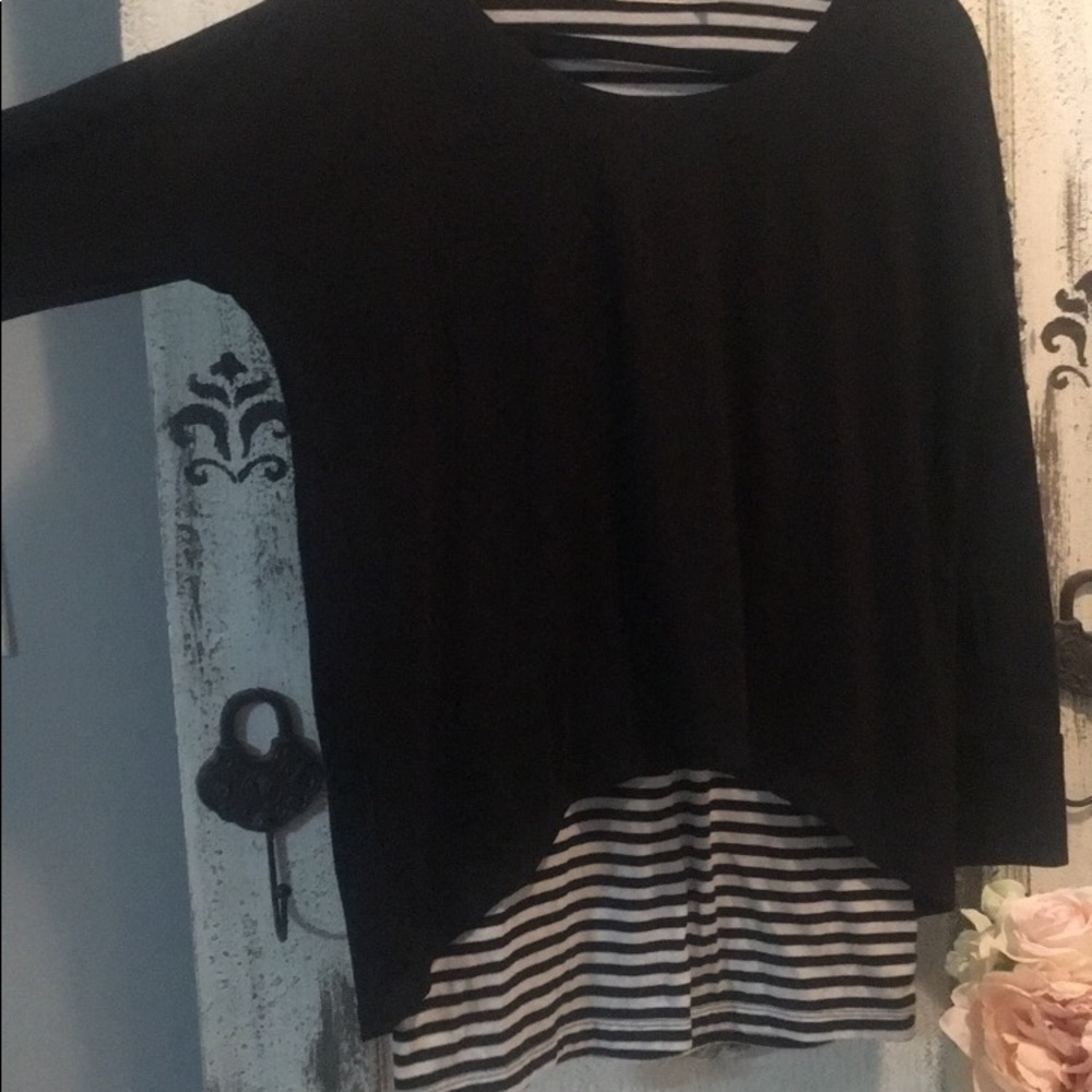Two layer flattering top - Picture 2 of 3